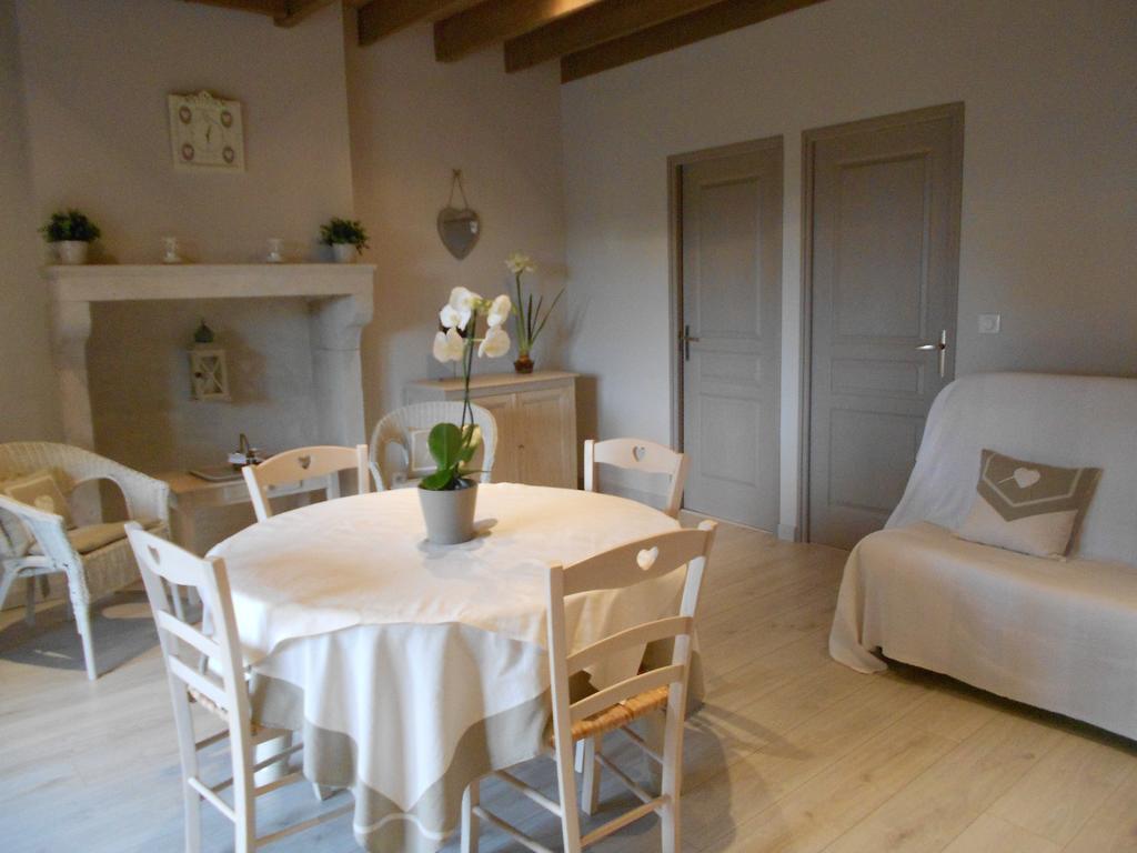 Au Coeur D'Origny Acomodação com café da manhã Couches Quarto foto